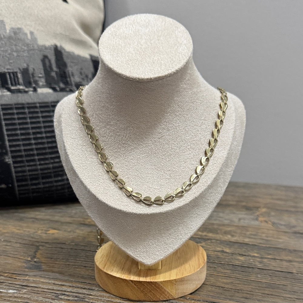 Marc by marc jacobs heart ❤️ Gold Chain Necklace (as is scratches)